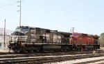 NS 9253 & CP 9625 sit in Glenwood Yard